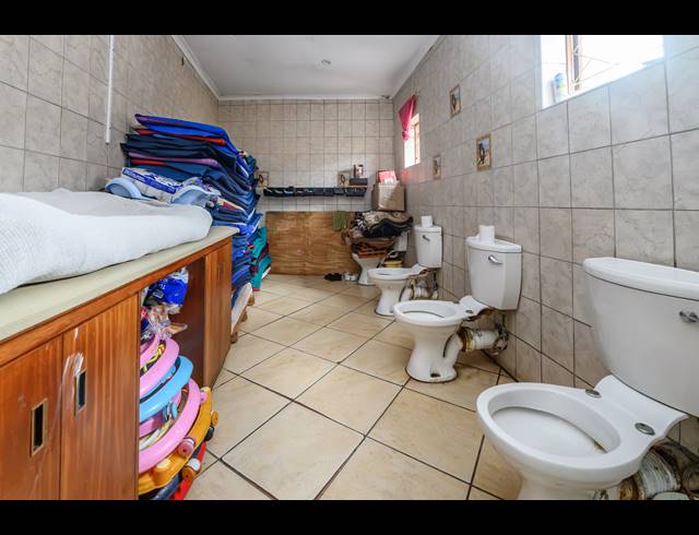 380M² BUSINESS FOR SALE IN BLUEWATER BAY